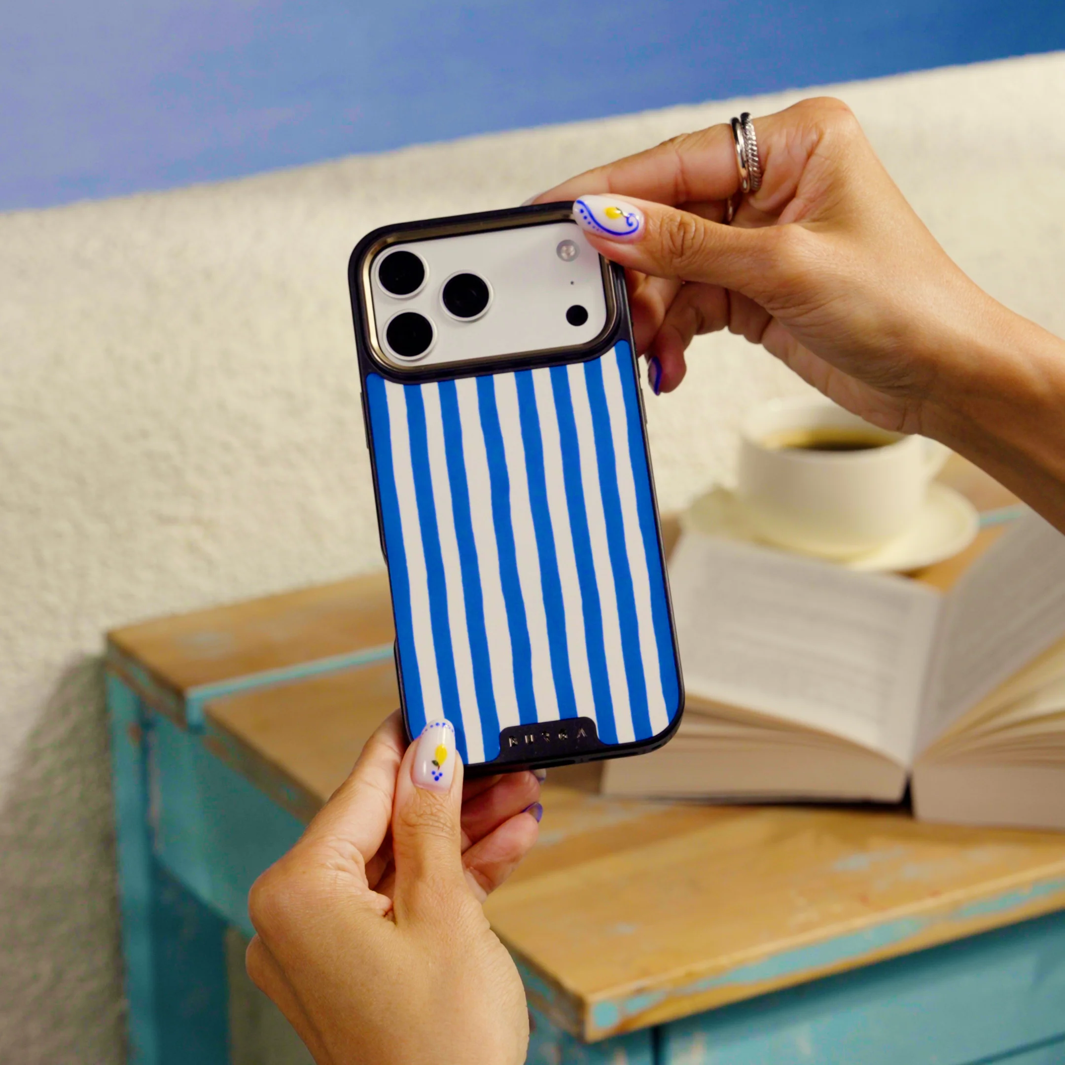 Kafenio - iPhone 16 Funda - Image 45