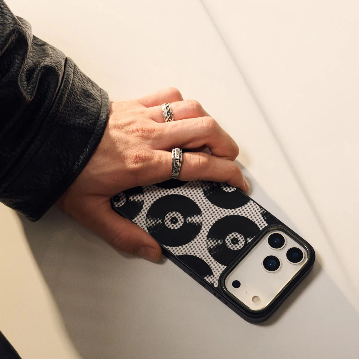 Sound Check - iPhone 13 Pro Max Funda - Image 46